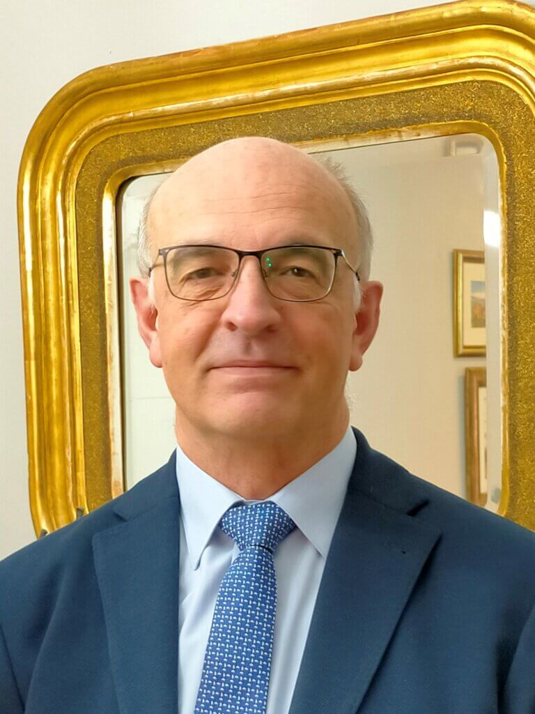 Manuel Larrubia Cara - Tesorero